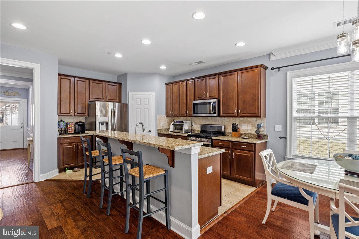 163 Hyannis Place photo 7