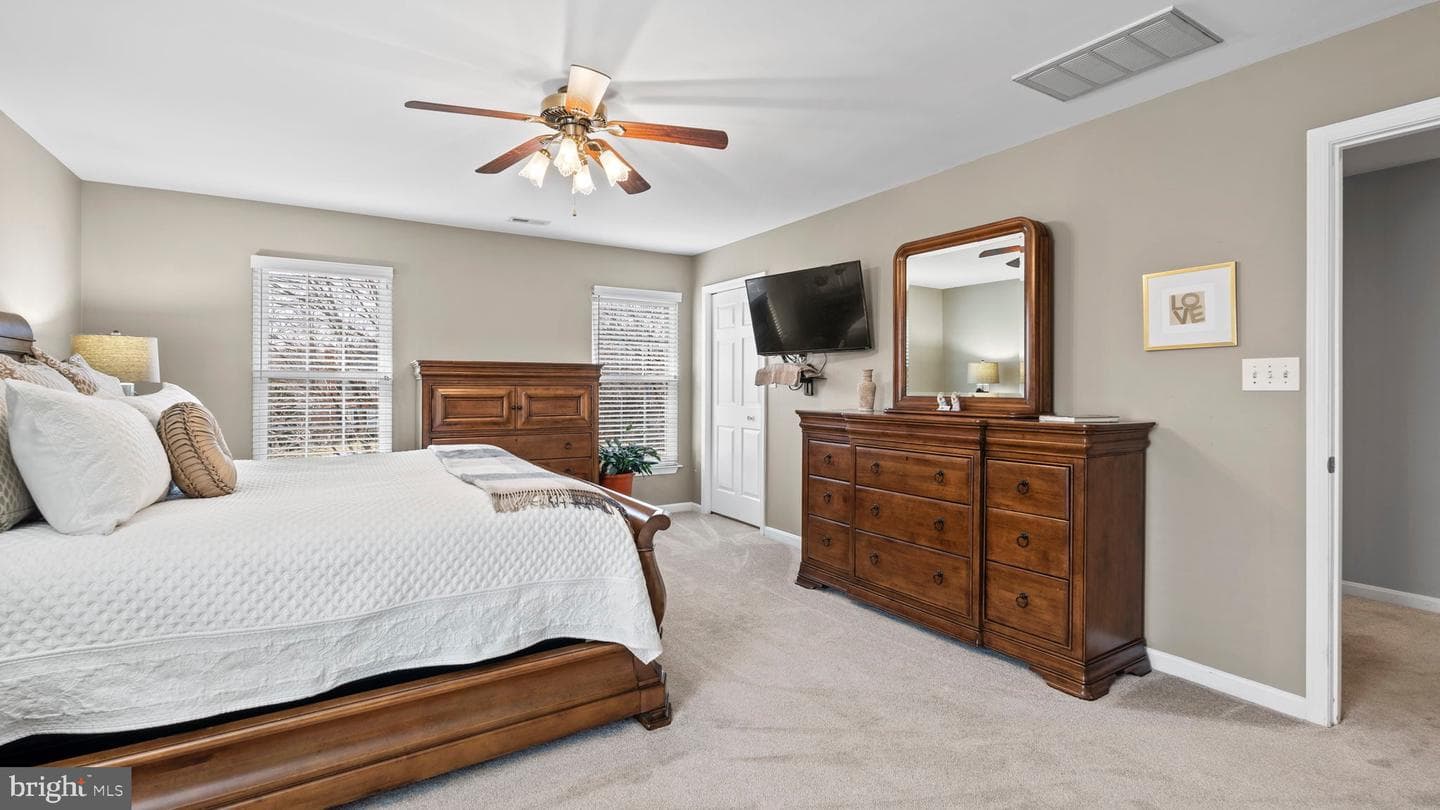 10 Exeter Lane photo 23