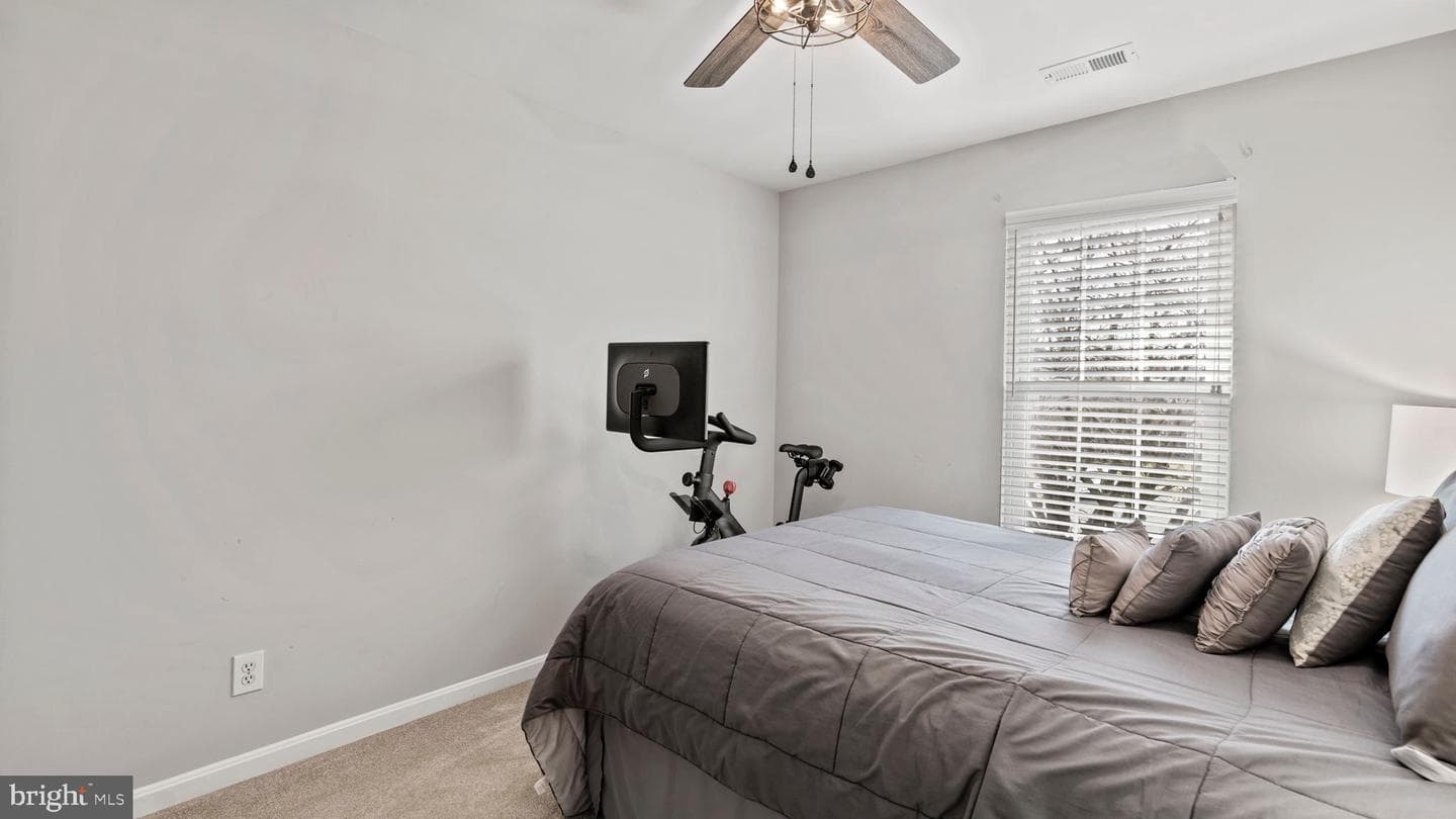 10 Exeter Lane photo 30
