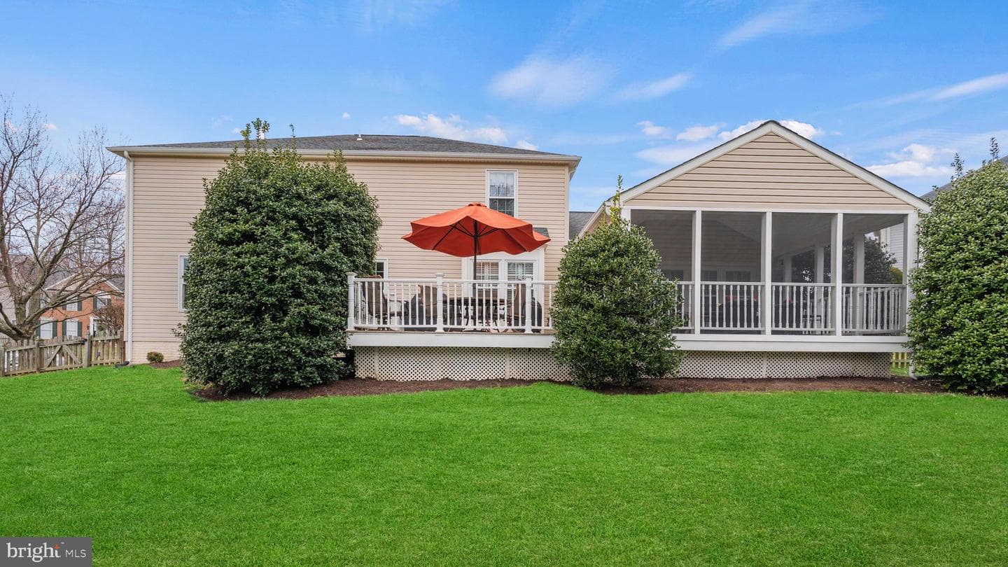 10 Exeter Lane photo 34