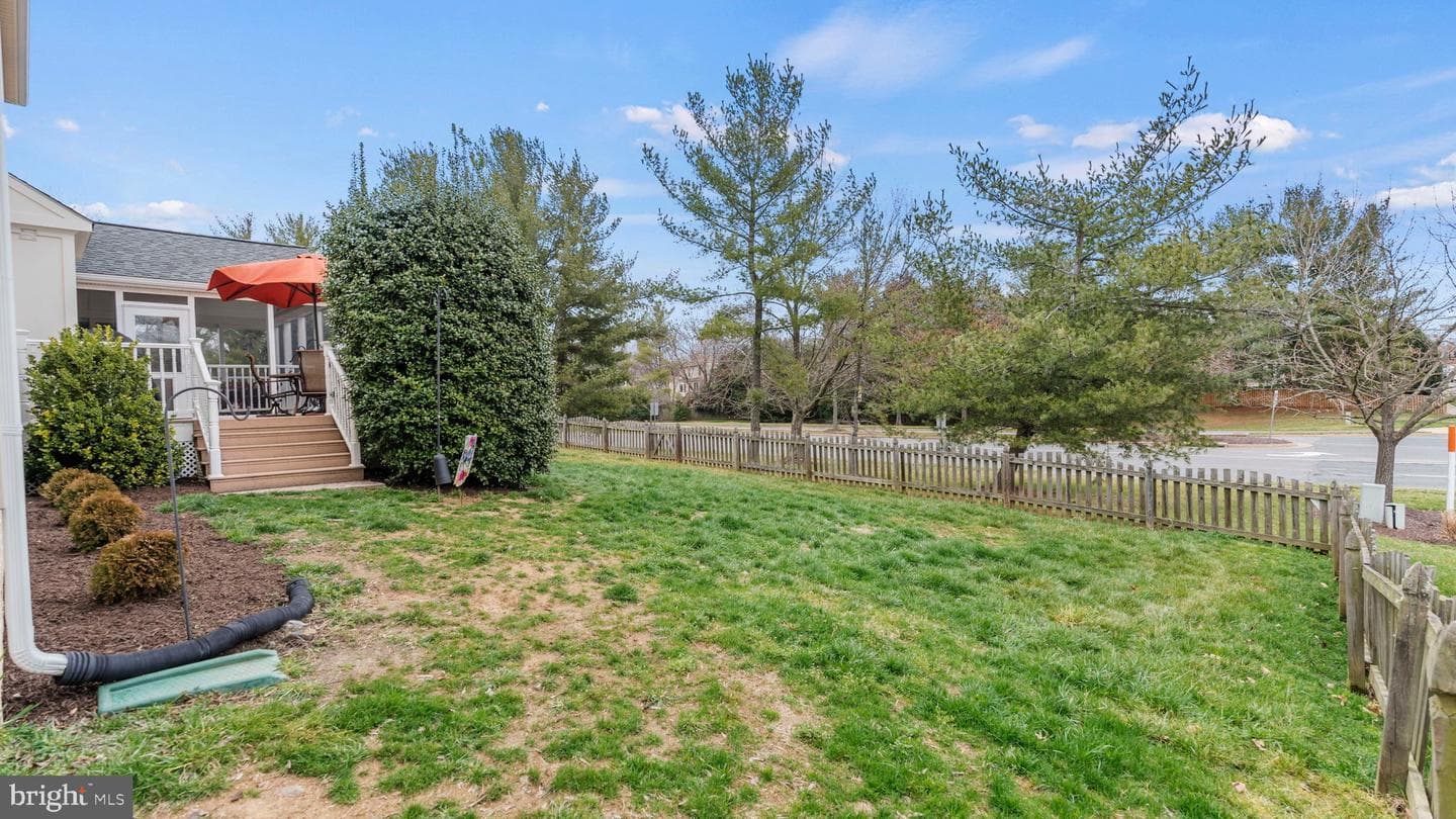 10 Exeter Lane photo 37