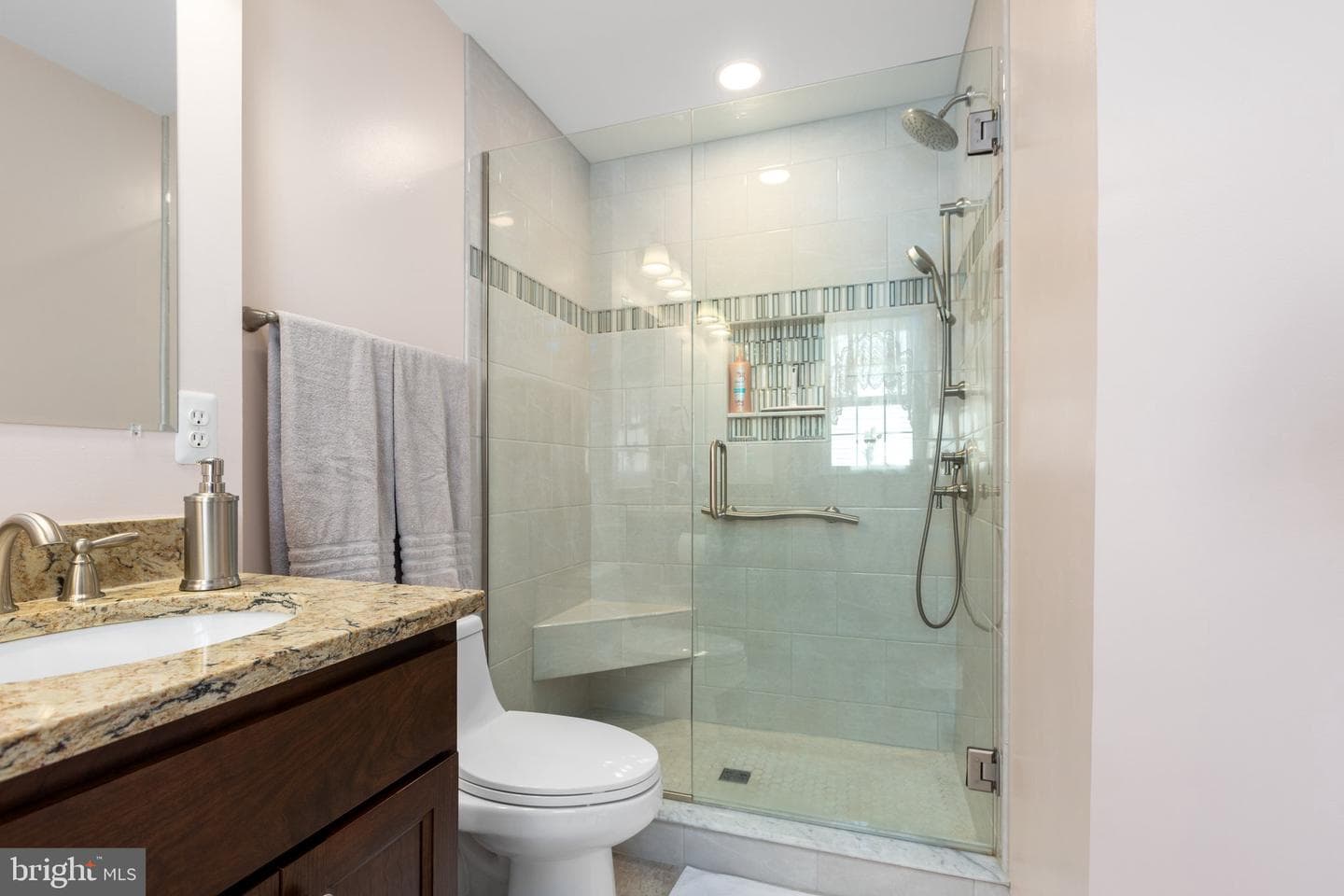 11 Emerald Drive photo 32