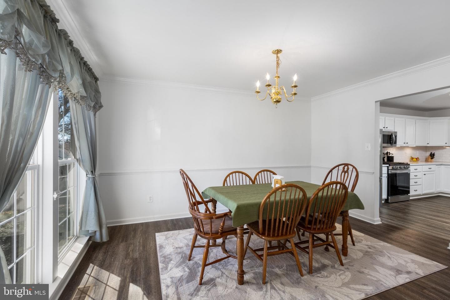 11 Emerald Drive photo 8