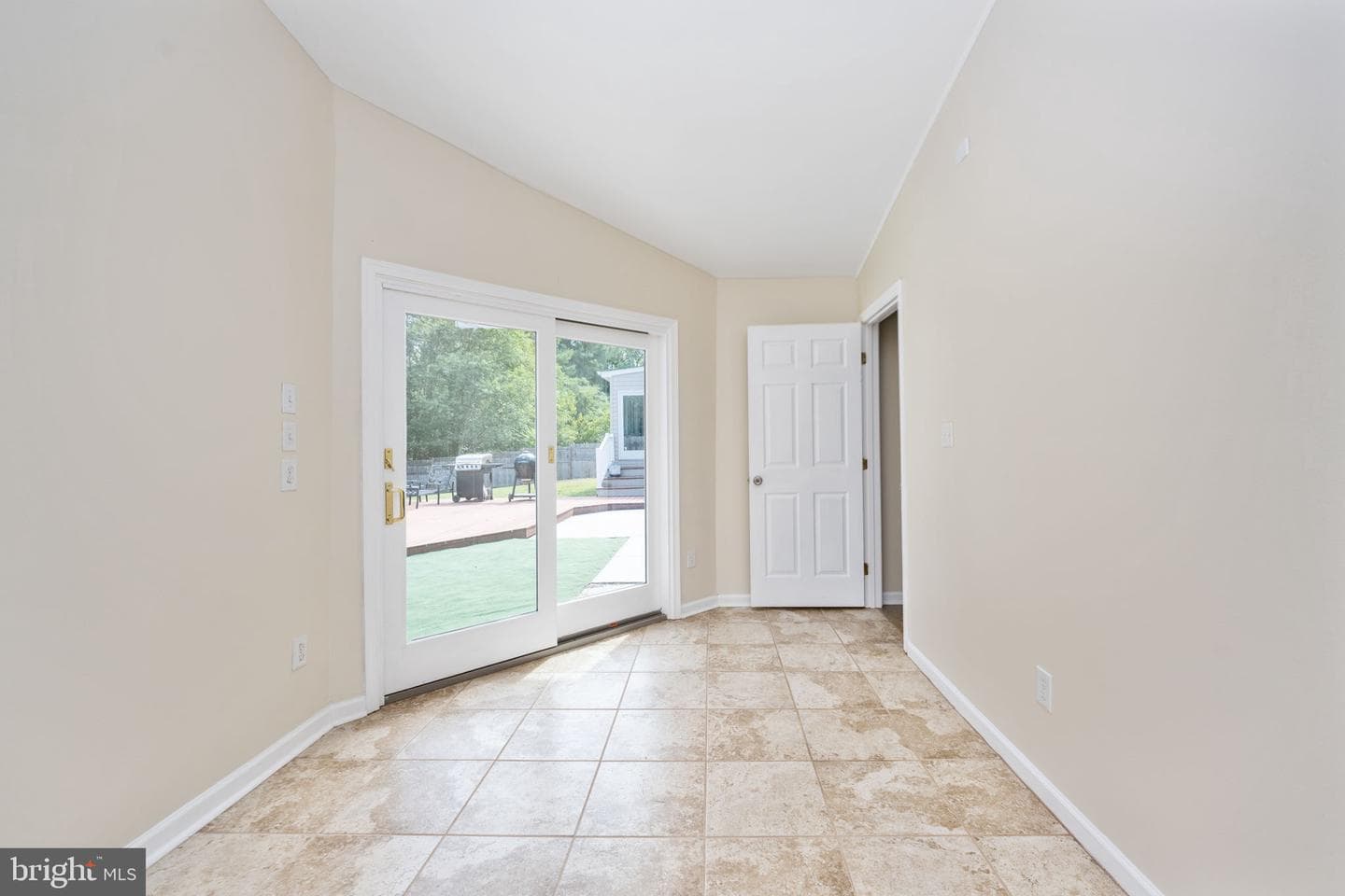 468 Ferry Road photo 20