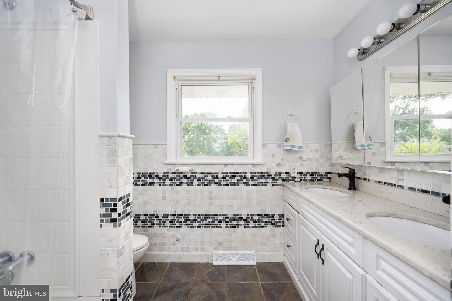 468 Ferry Road photo 32