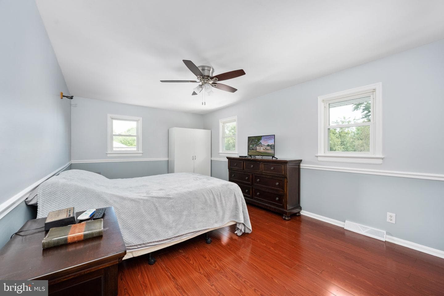 468 Ferry Road photo 33