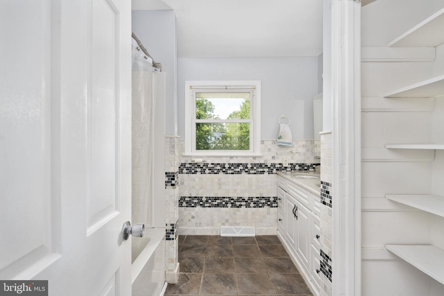 468 Ferry Road photo 41