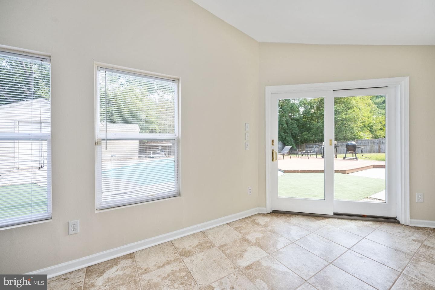 468 Ferry Road photo 5