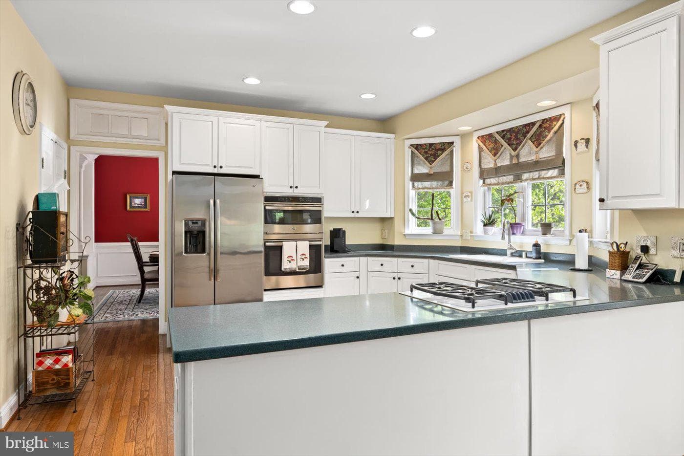 50 Crestwood photo 8