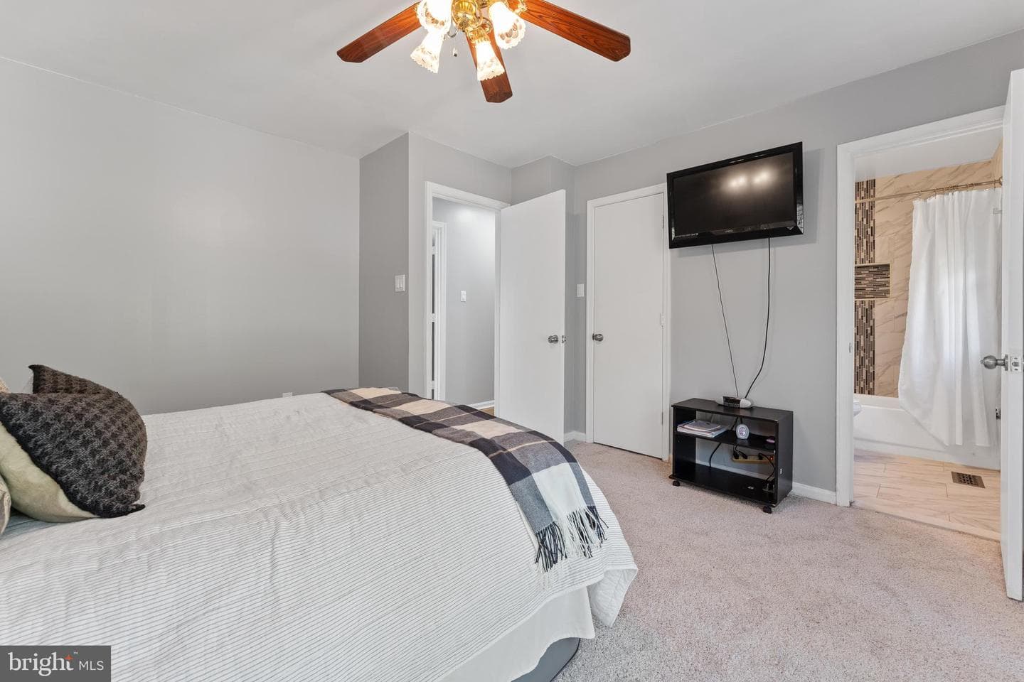 9 Darbywood Court photo 18