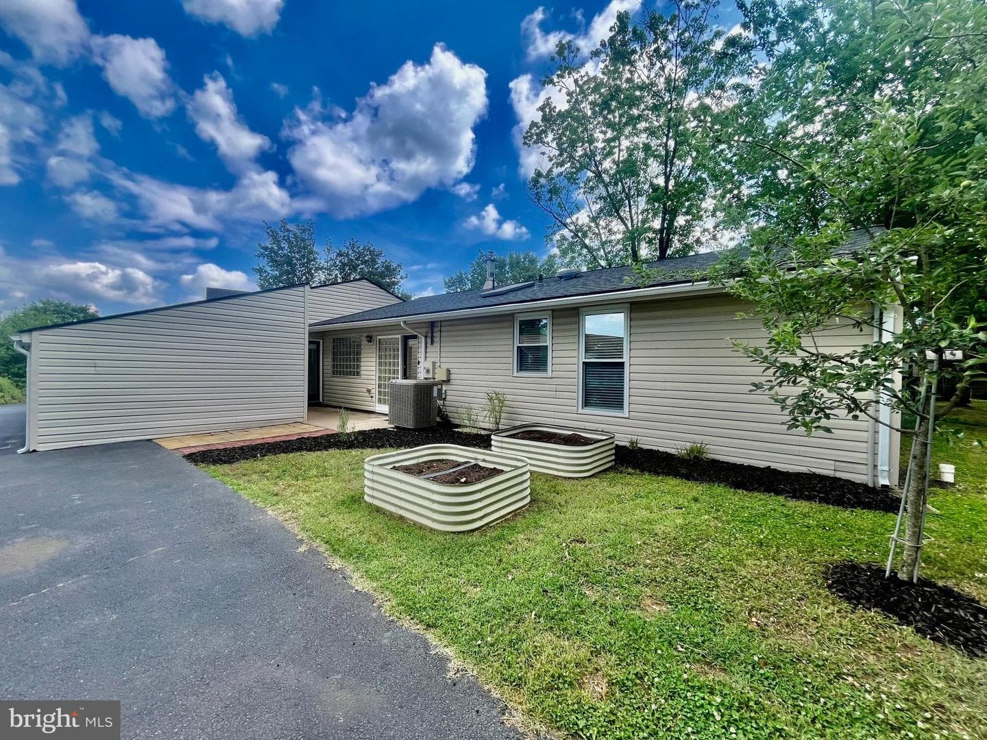 1005 Wythe Court photo 6