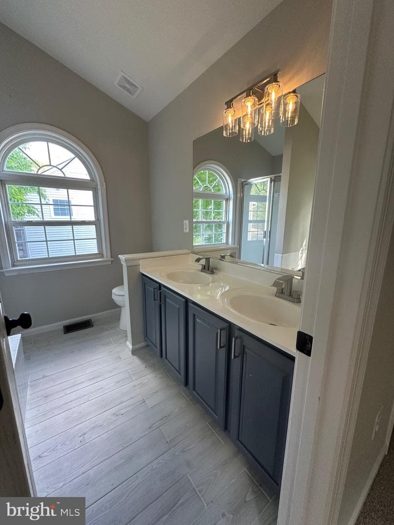 10 Myrtle Road photo 20
