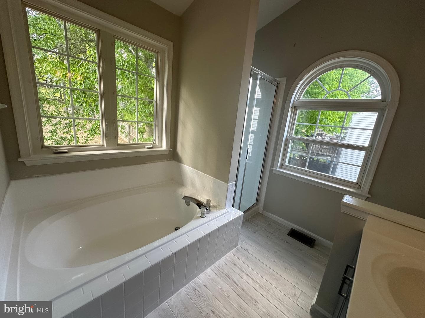 10 Myrtle Road photo 22