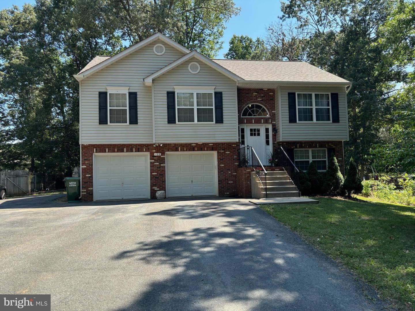 123 Longview Drive photo 1