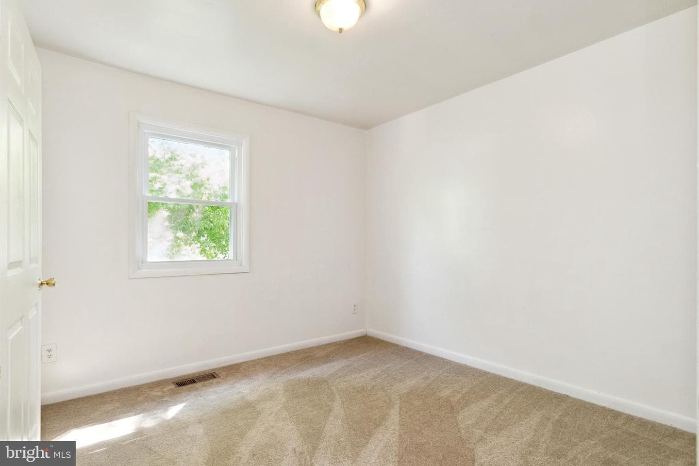 808 Bellows Avenue photo 10