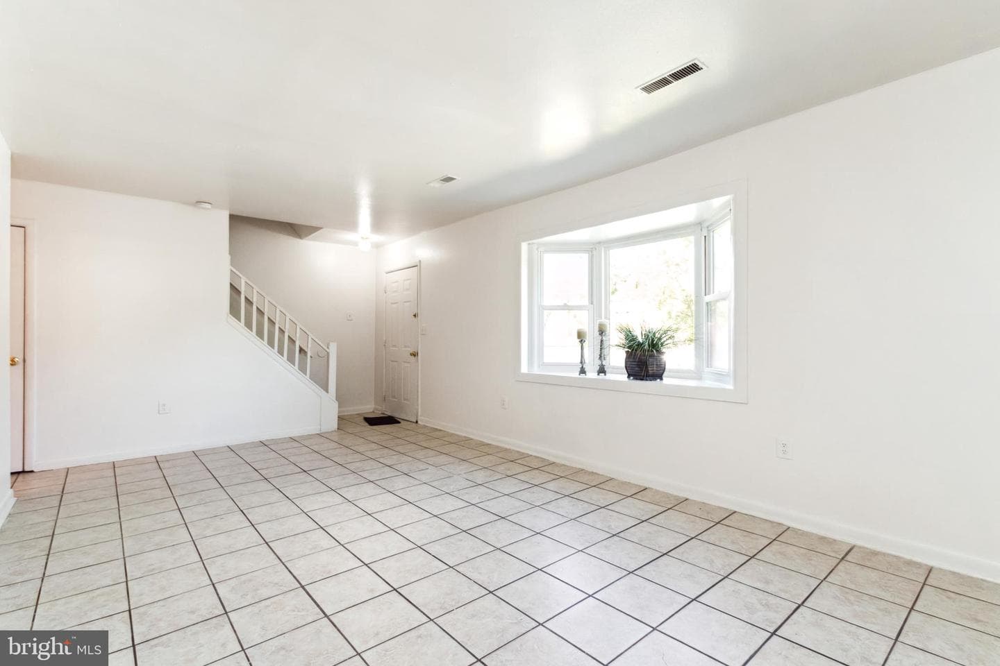 808 Bellows Avenue photo 3