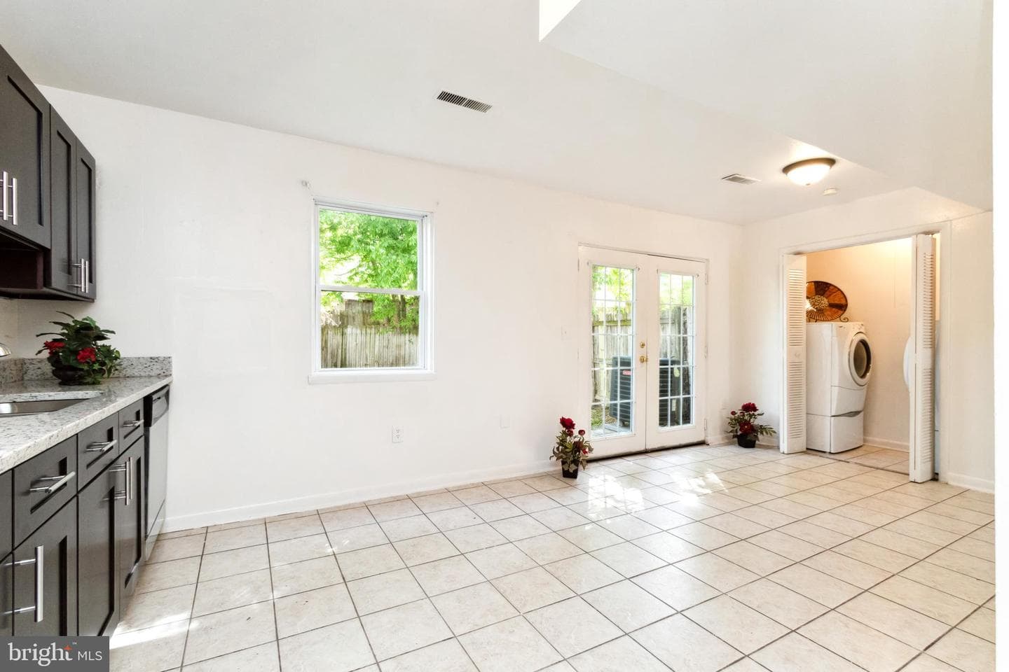 808 Bellows Avenue photo 6