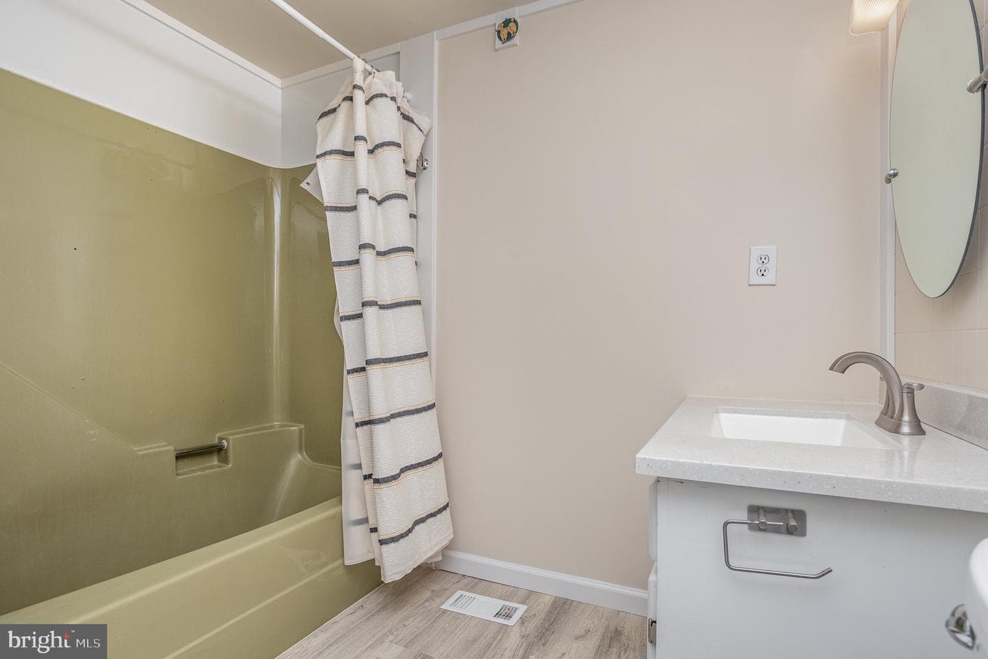 82 Fritters Lane photo 14