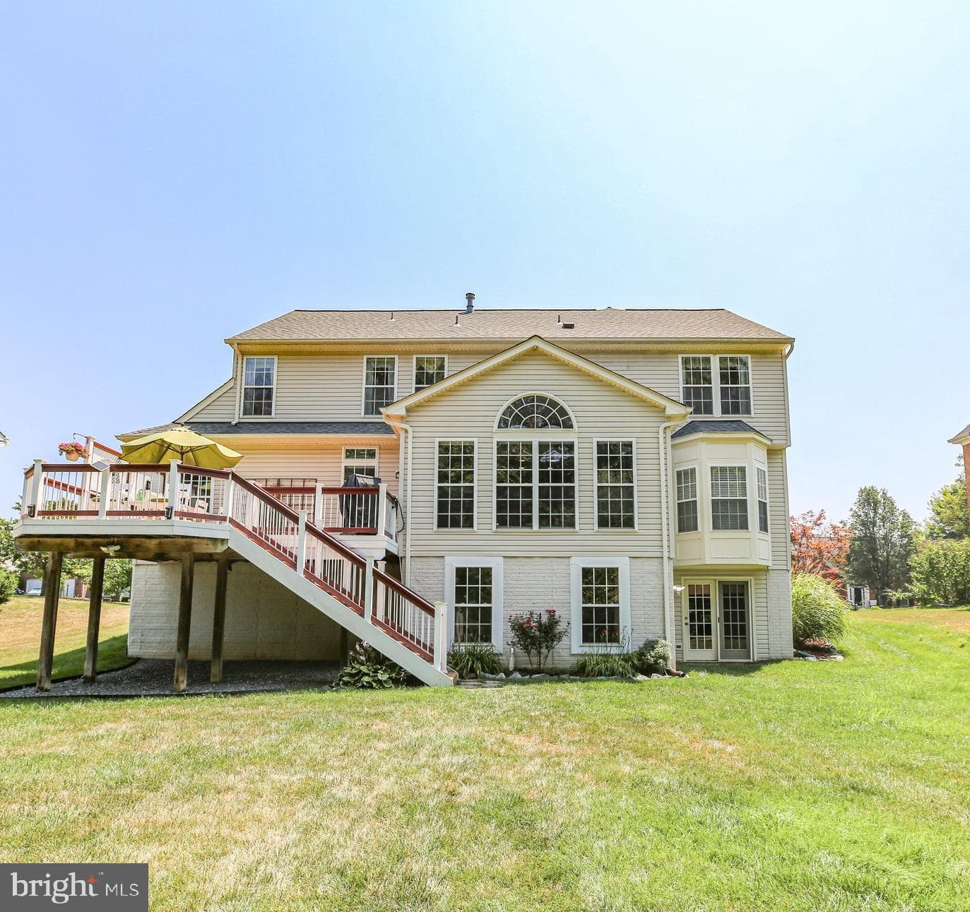 11 Temple Drive photo 40