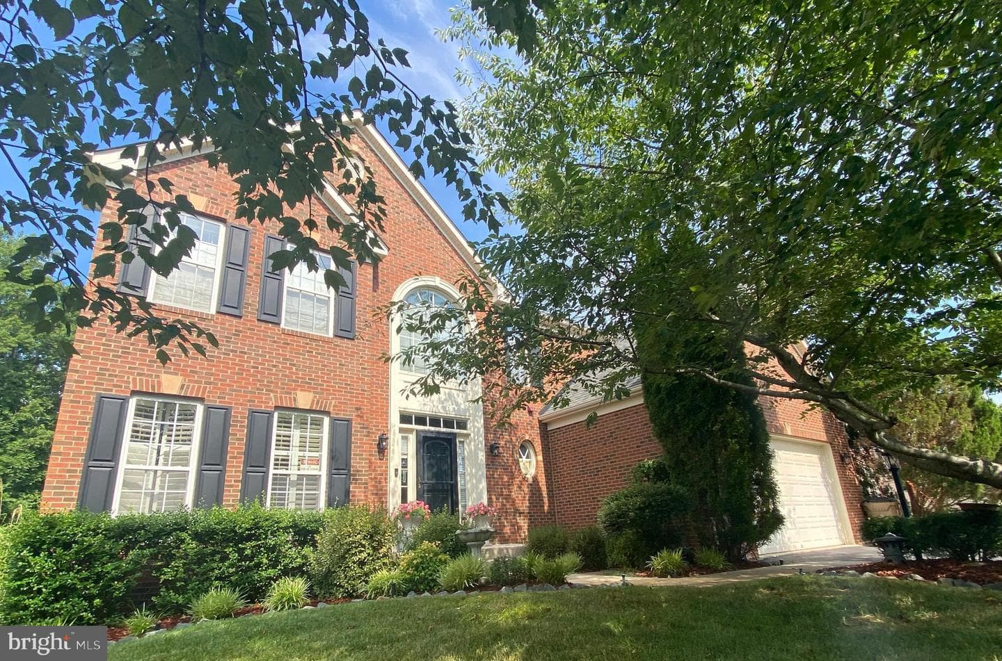 11 Temple Drive photo 43