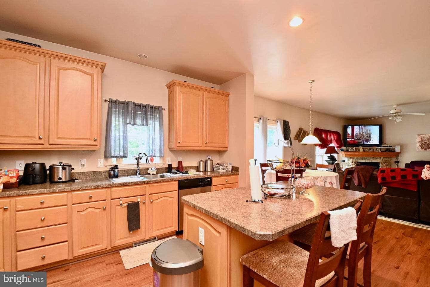81 Glacier Way photo 4