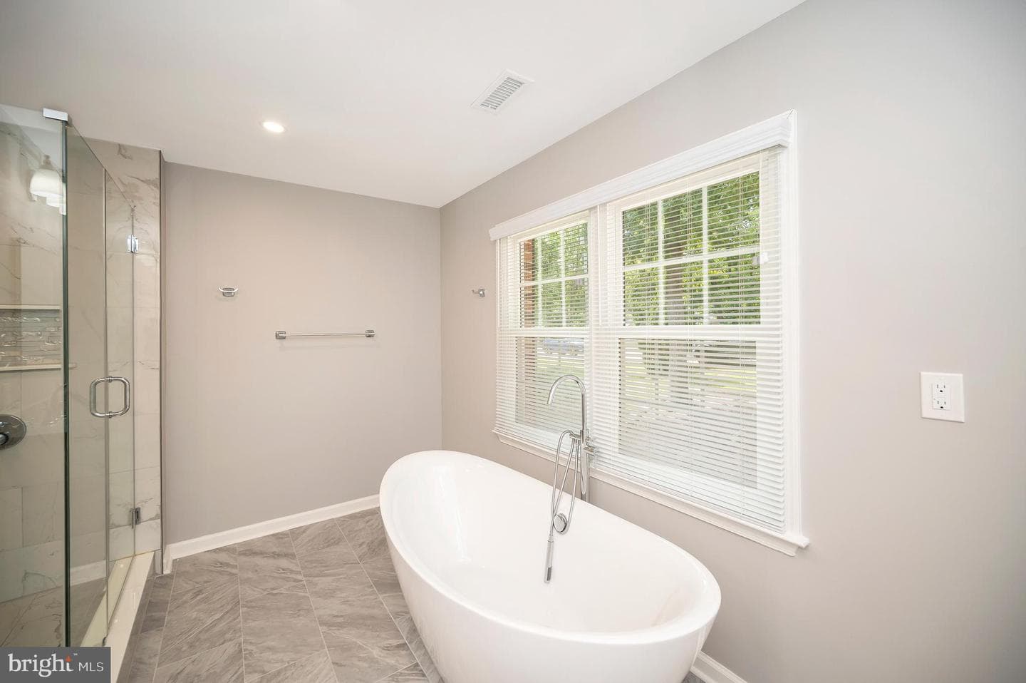 304 Commodore Cove photo 29