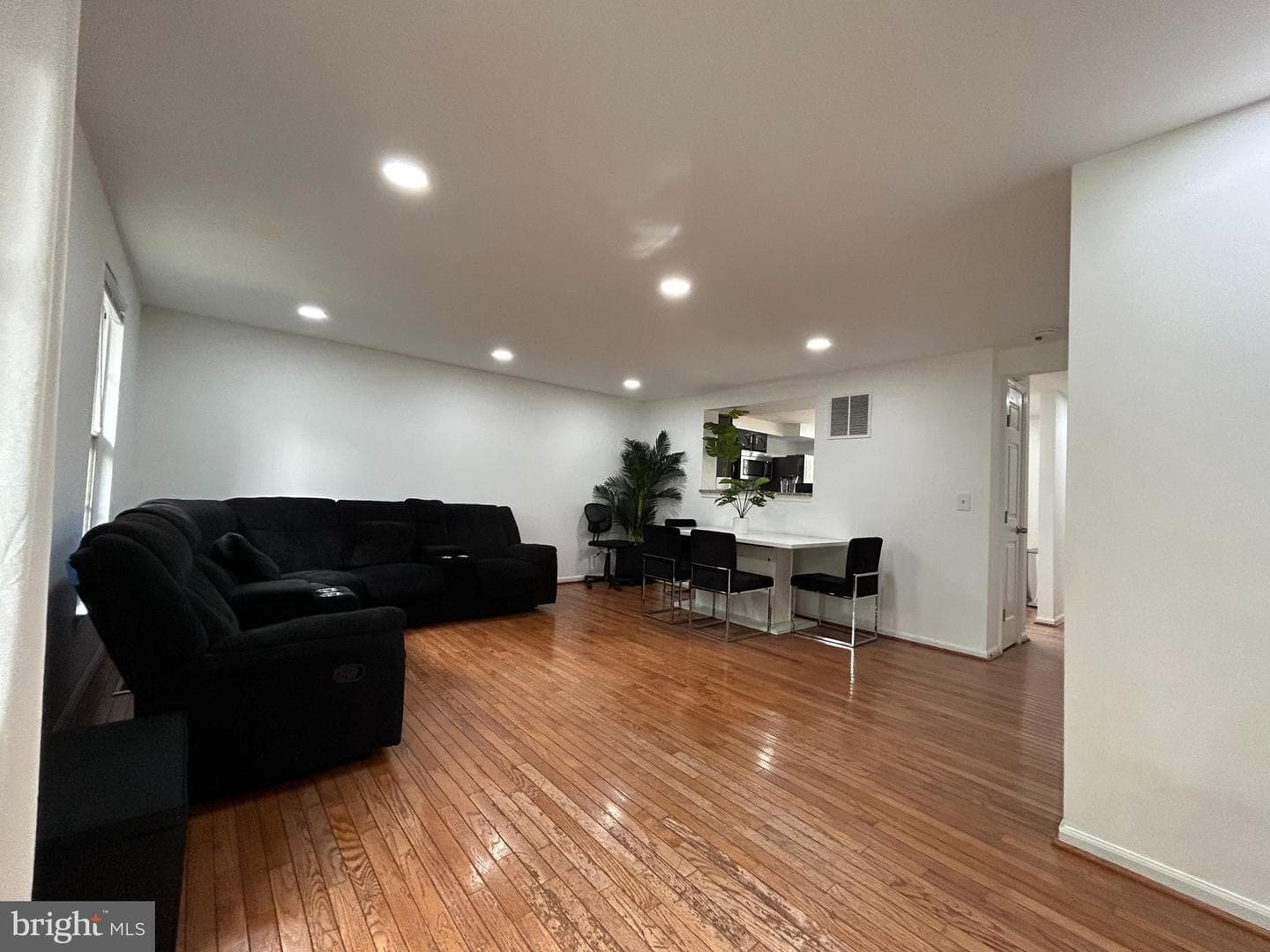 102 Sedgwick Court photo 12