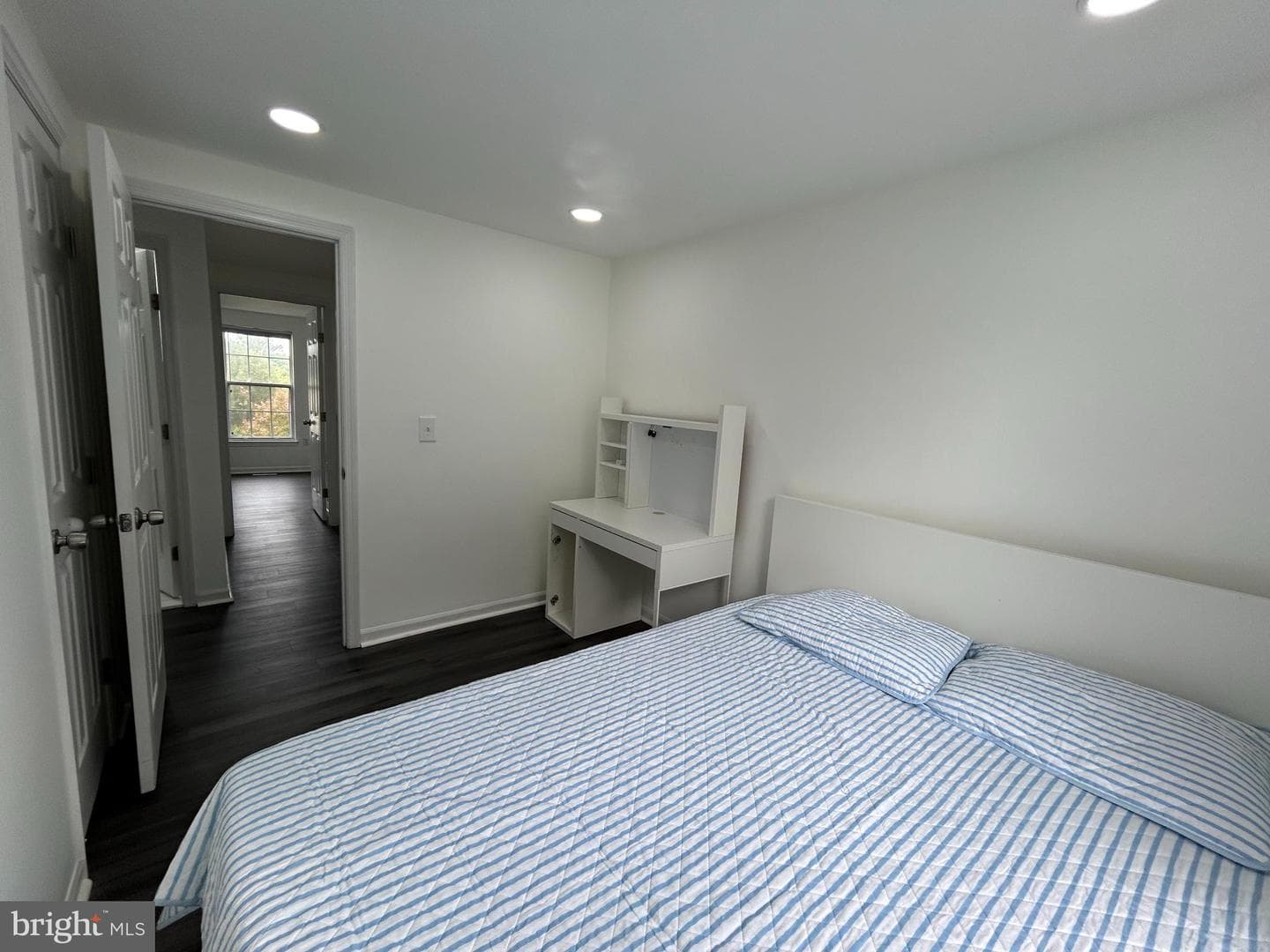 102 Sedgwick Court photo 23