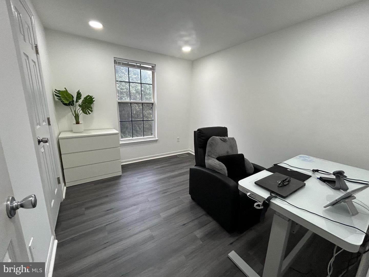 102 Sedgwick Court photo 24