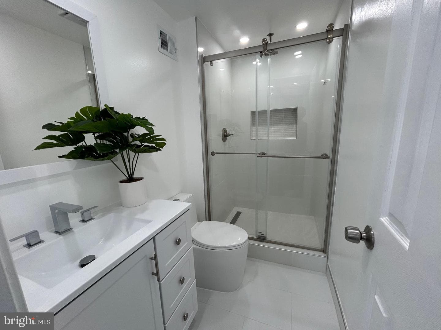 102 Sedgwick Court photo 30
