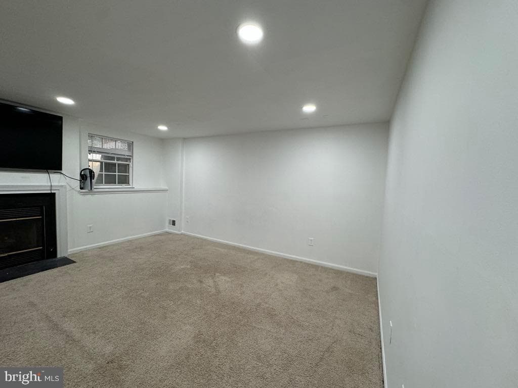 102 Sedgwick Court photo 37