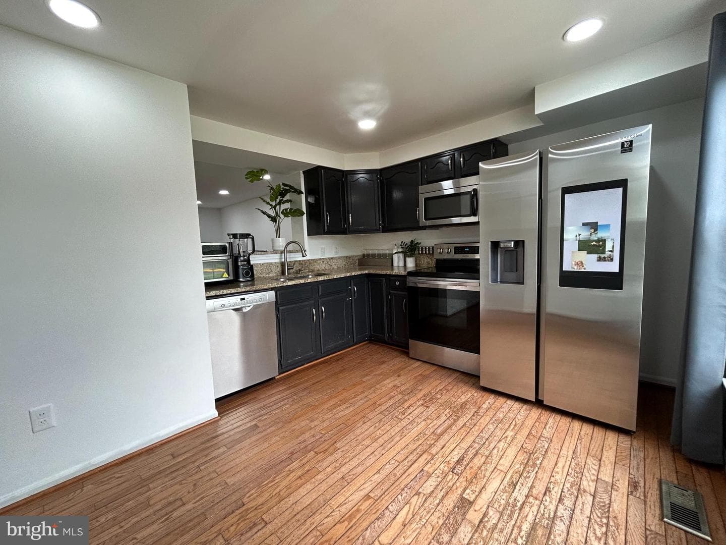 102 Sedgwick Court photo 8