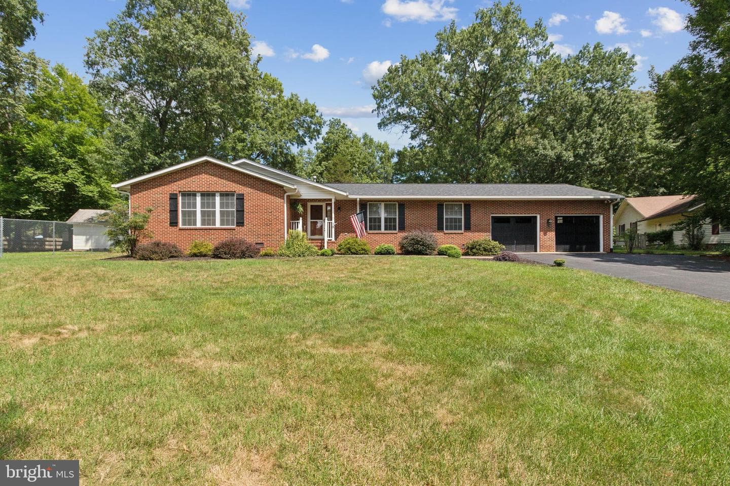 18 Hamlin Drive photo 1