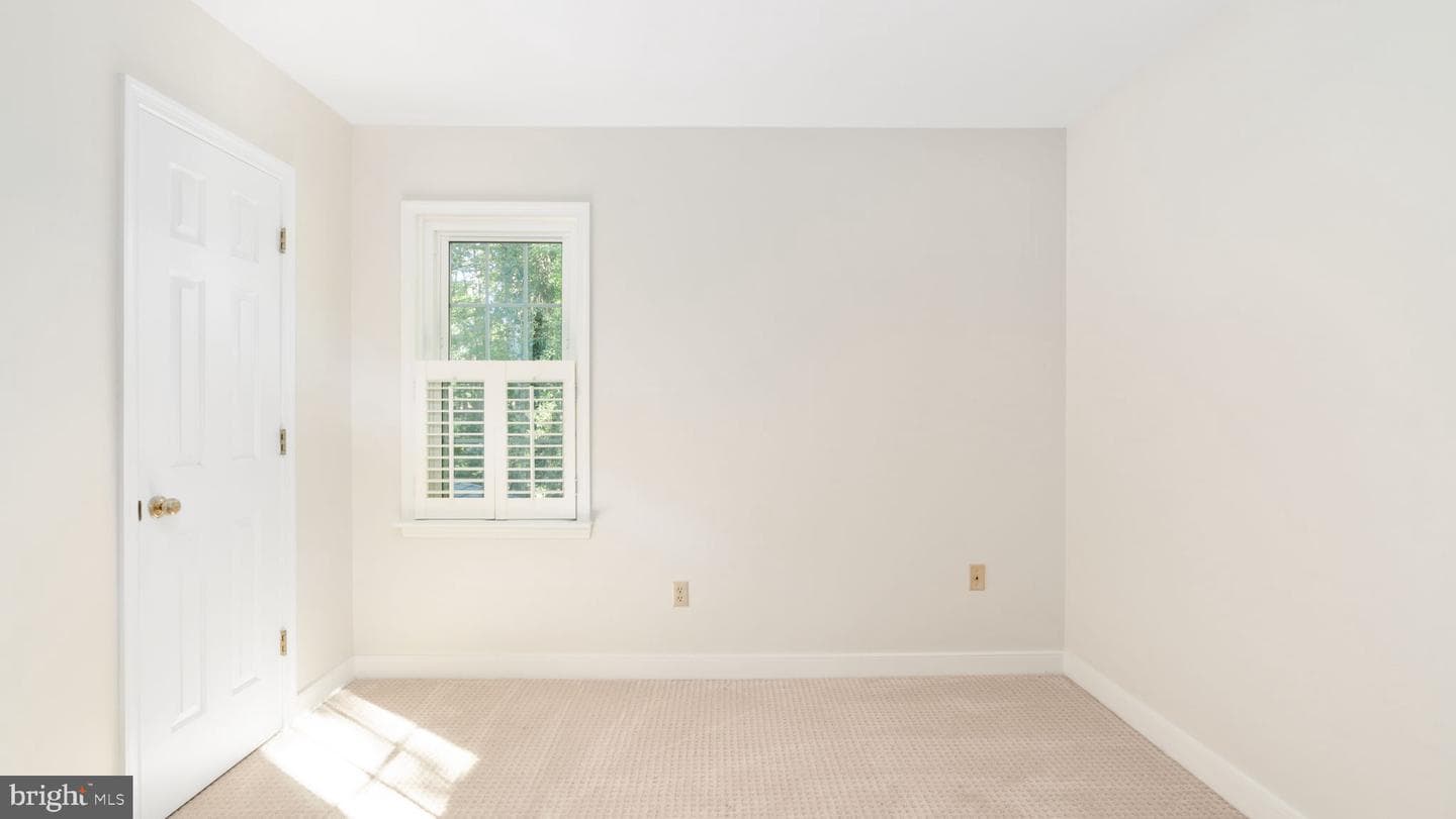 1009 Hillcrest Terrace photo 25