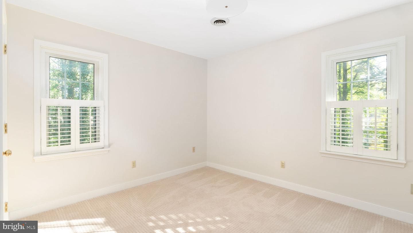 1009 Hillcrest Terrace photo 26