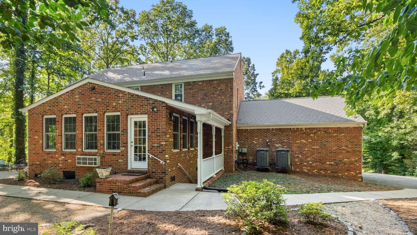 1009 Hillcrest Terrace photo 42