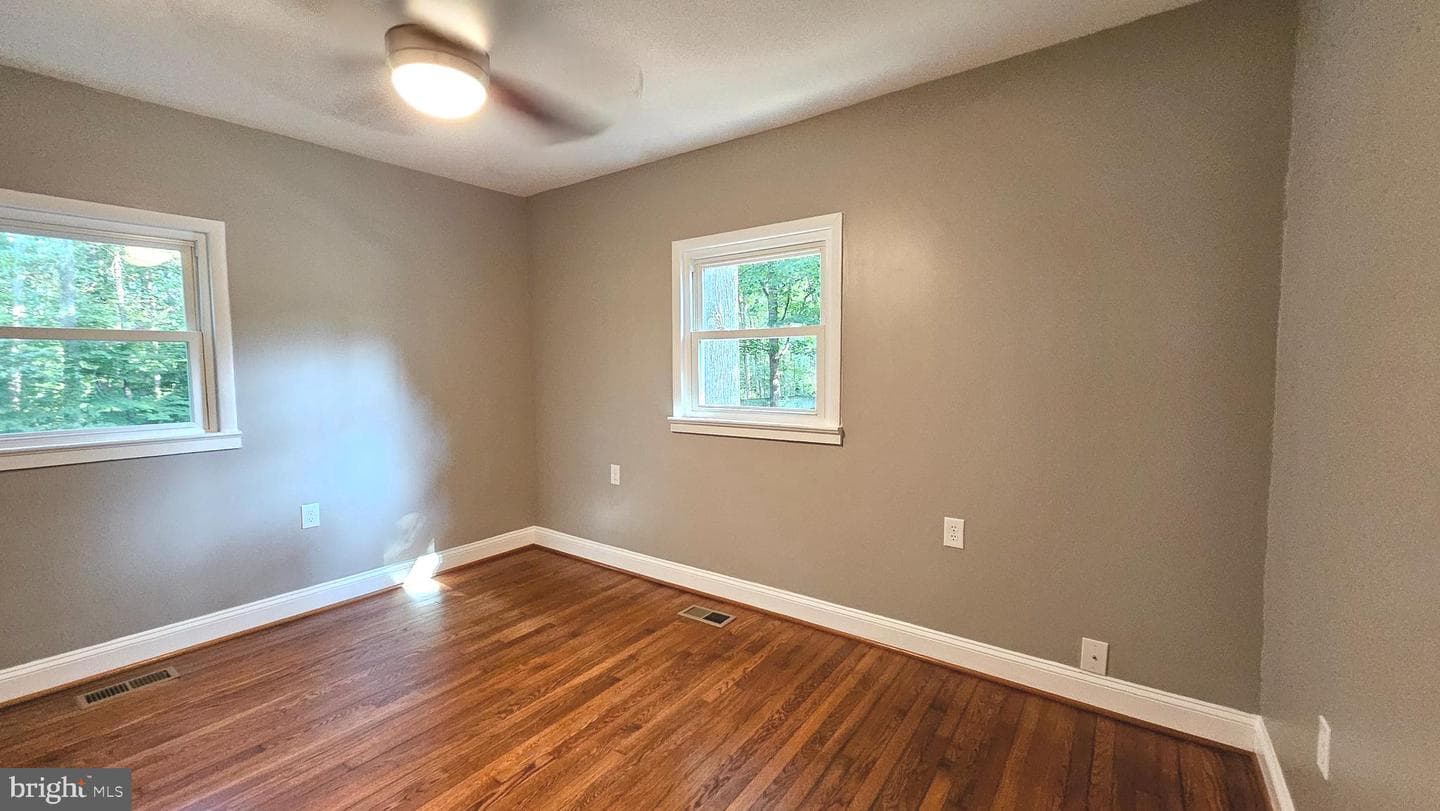 54 Hillcrest Drive photo 13