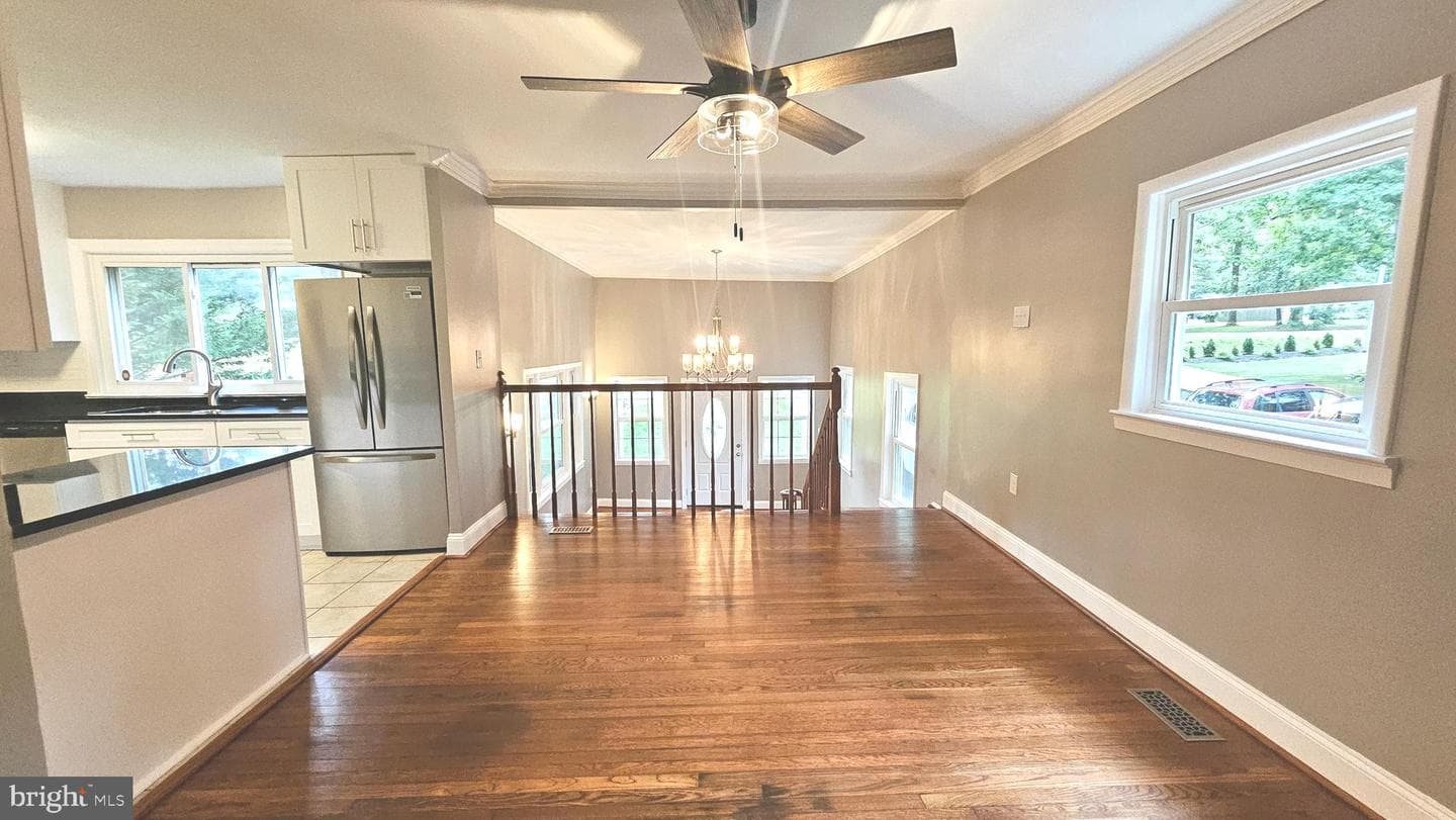 54 Hillcrest Drive photo 4
