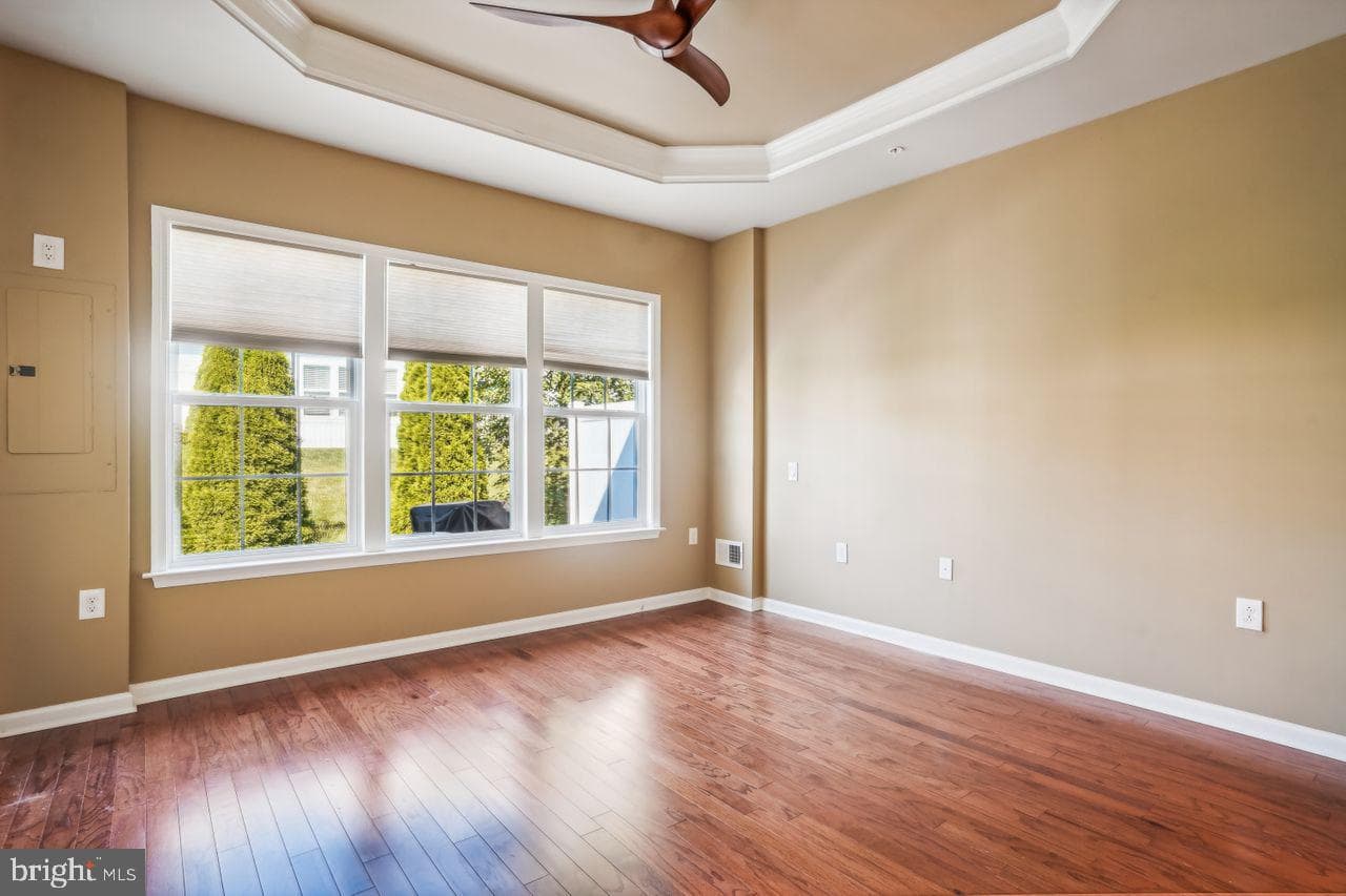 190 Hyannis Place photo 19