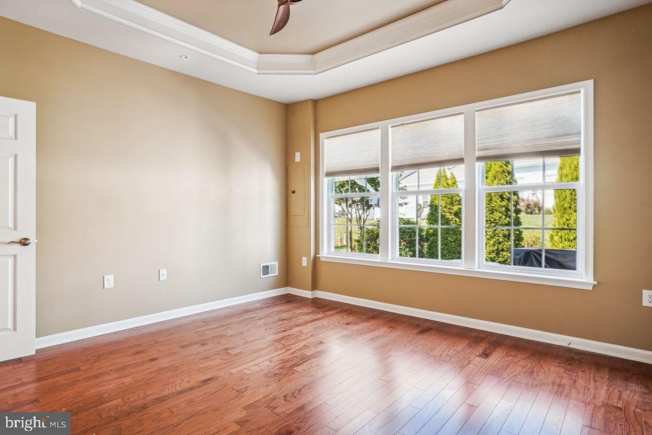 190 Hyannis Place photo 20