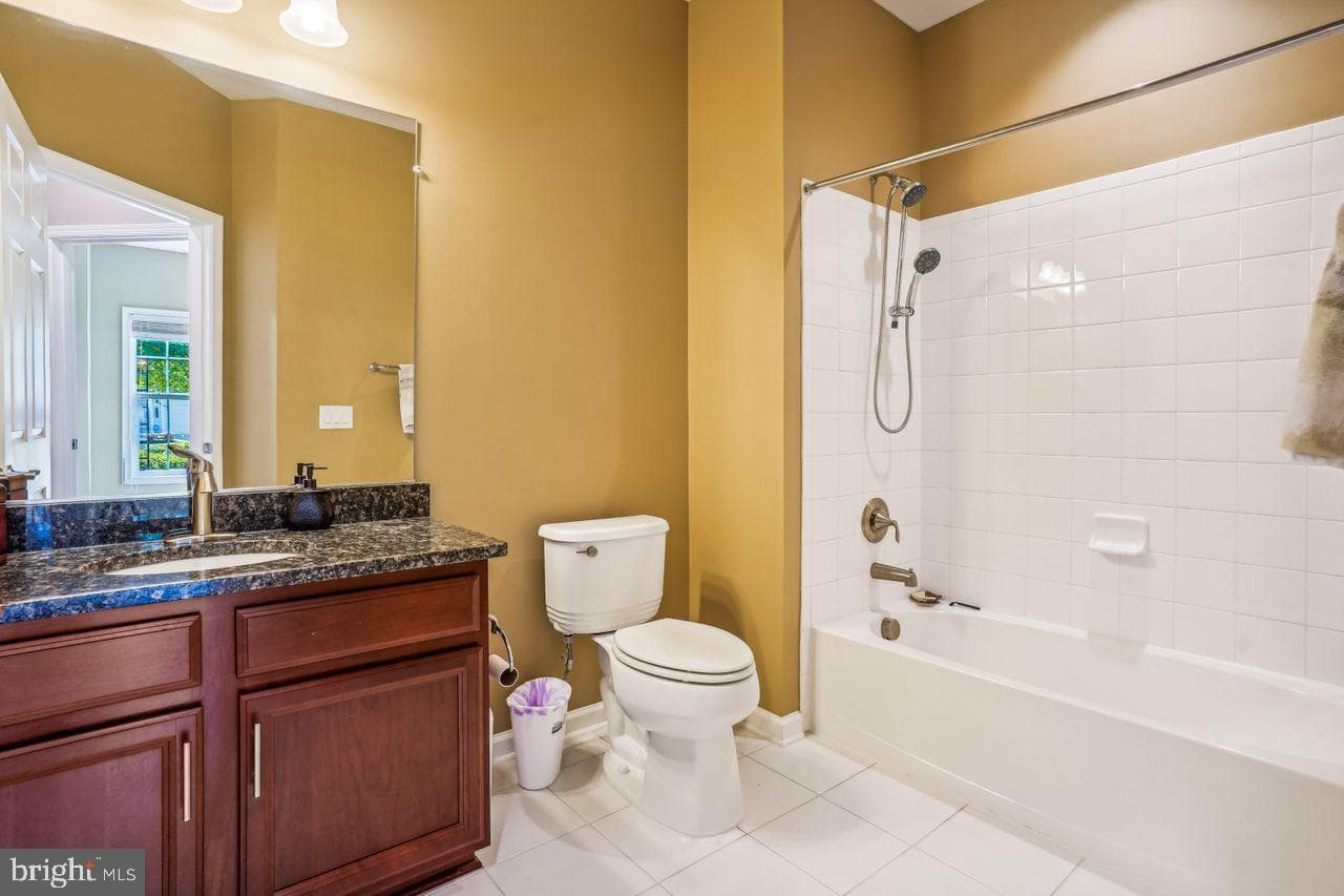 190 Hyannis Place photo 29