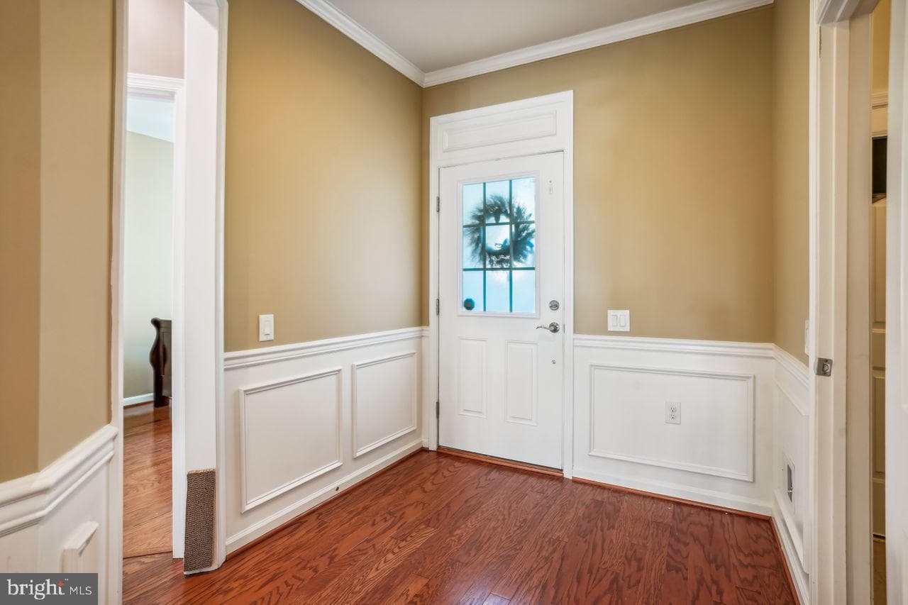 190 Hyannis Place photo 6