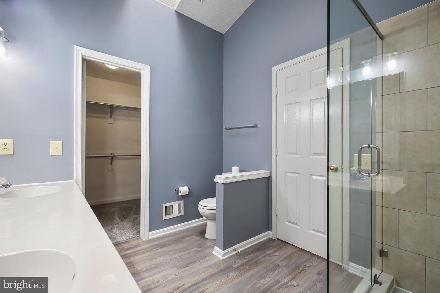 208 Batley Court photo 16