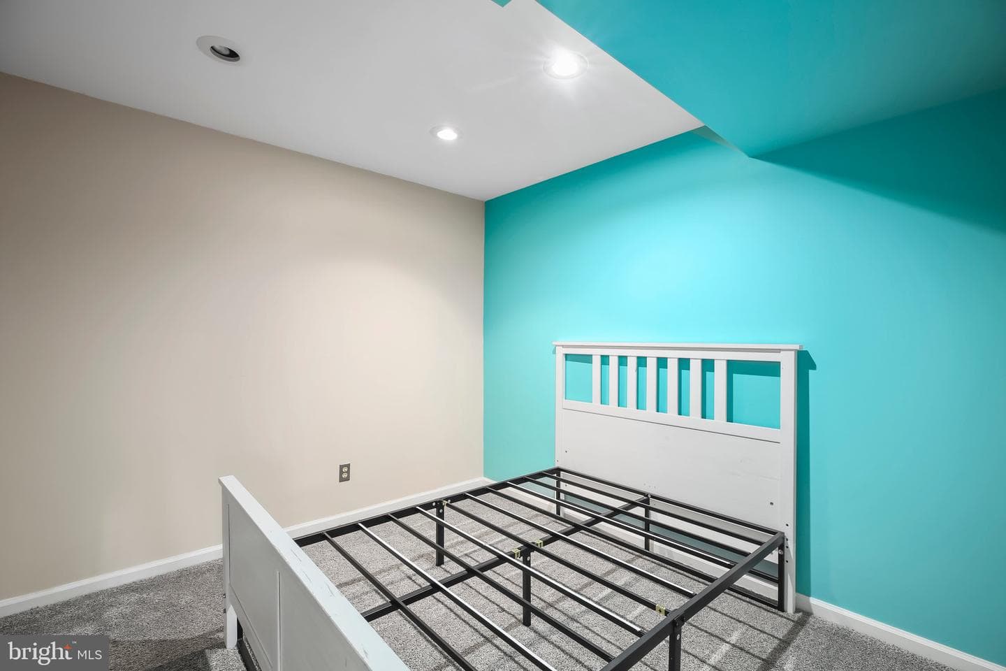 208 Batley Court photo 25