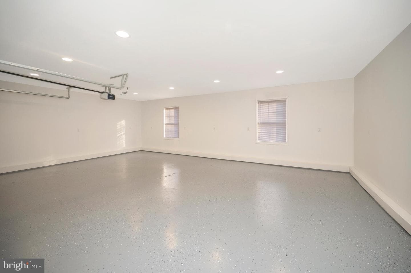 175 Meadows Road photo 2