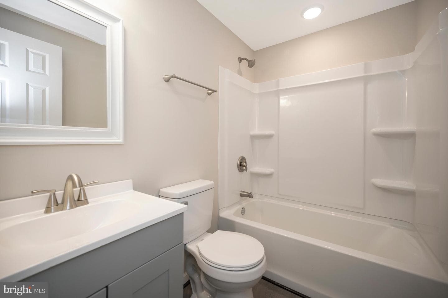 175 Meadows Road photo 30