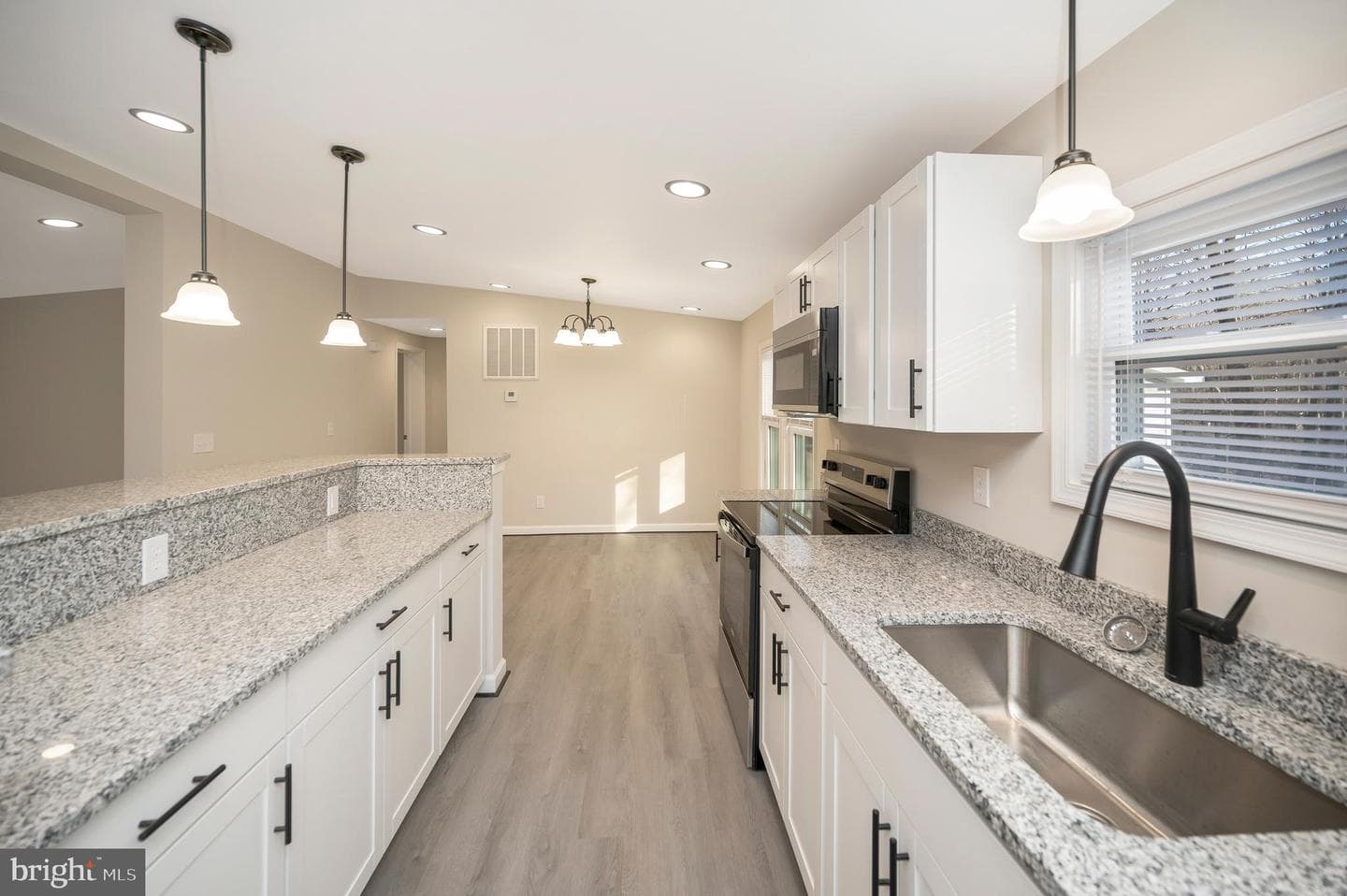 175 Meadows Road photo 8
