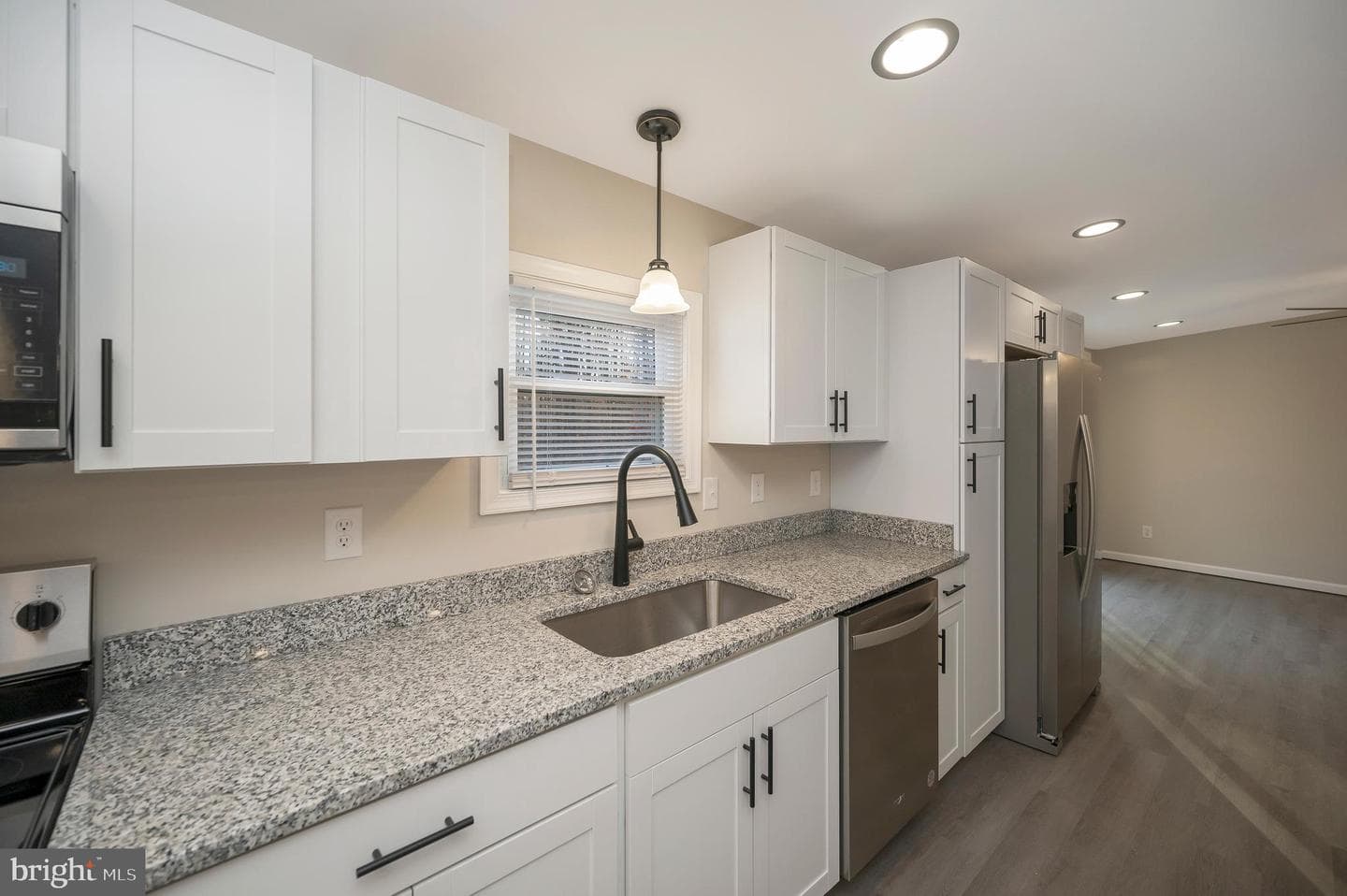 175 Meadows Road photo 9