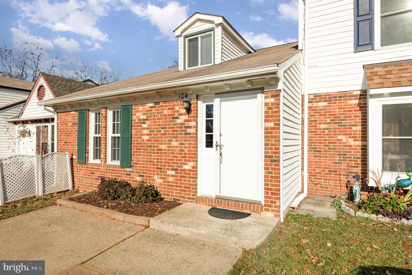 104 Matthew Court photo 1