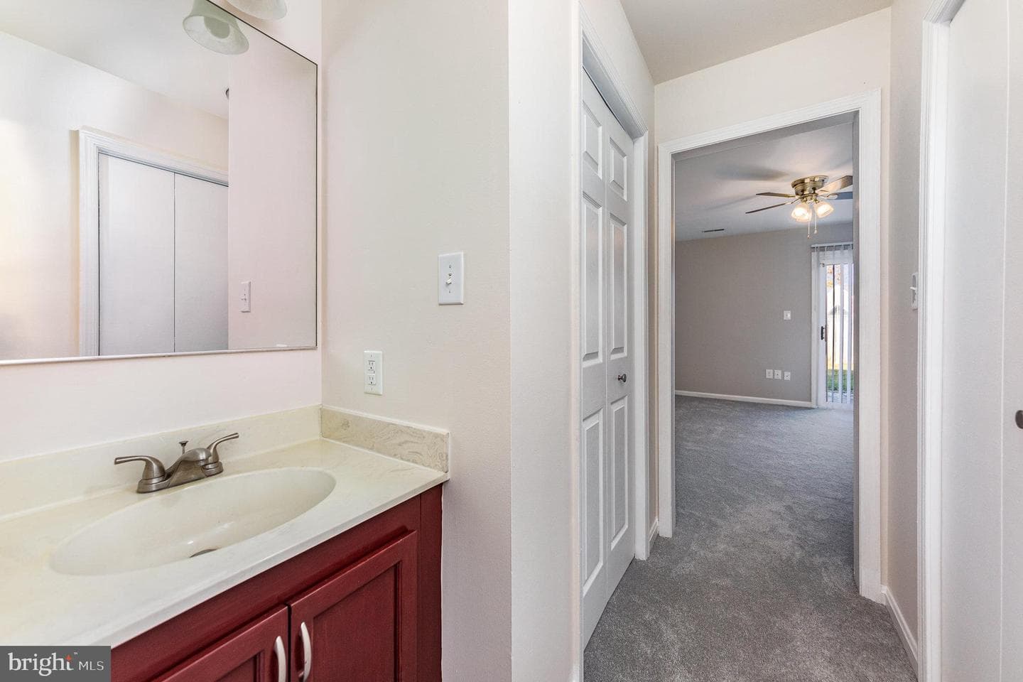 104 Matthew Court photo 10